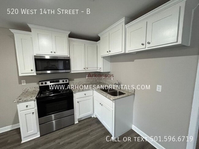 Building Photo - 520 W 14th St