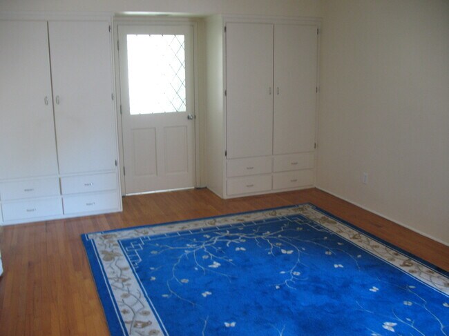 Building Photo - 3121 W Wyoming Ave