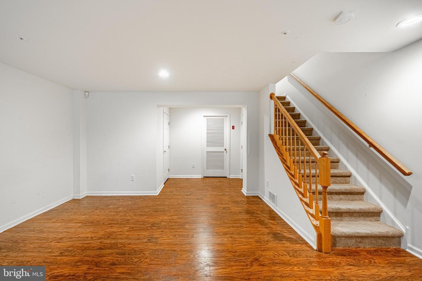 Building Photo - 596 Coach Hill Ct