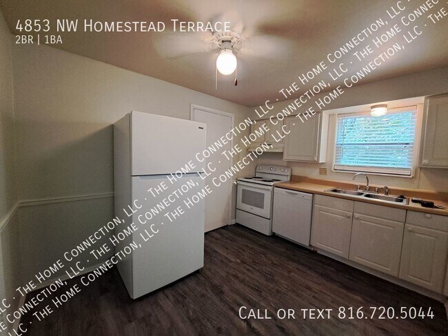 Building Photo - Clean 4-Plex Apartment-Park Hill Schools!