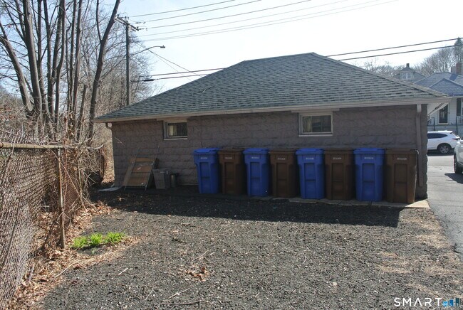 Building Photo - 115 Maltby St