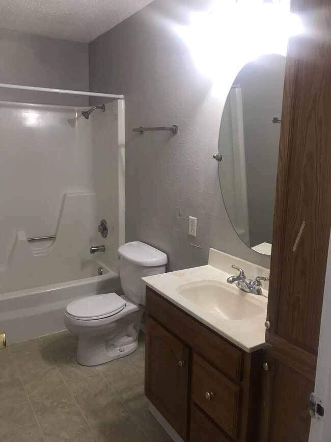 Building Photo - 440 22nd St E