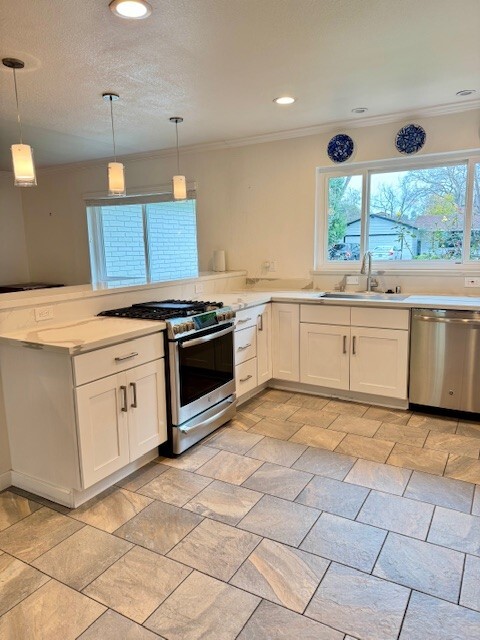 Building Photo - 80 Greenway Dr