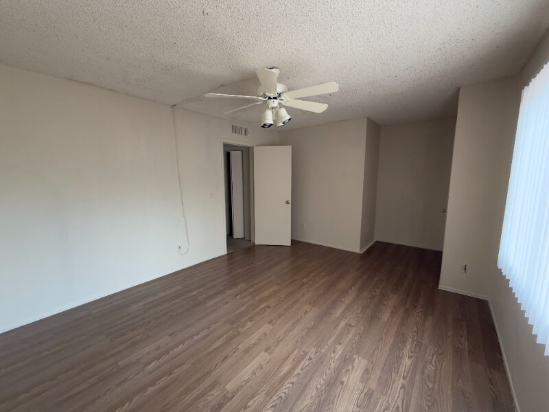 Building Photo - 3524 W Dunlap Ave