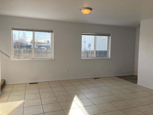 Building Photo - 521 San Juan Circle