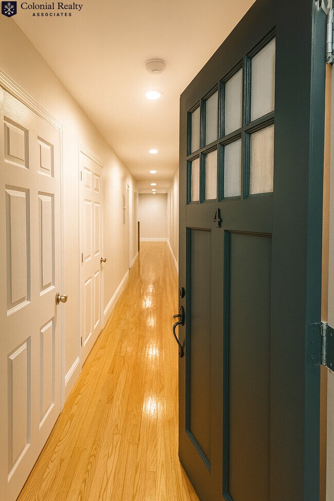 Building Photo - 328 St Paul St