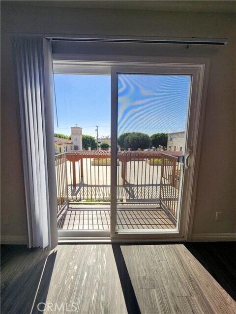 Building Photo - 120 S Francisca Ave