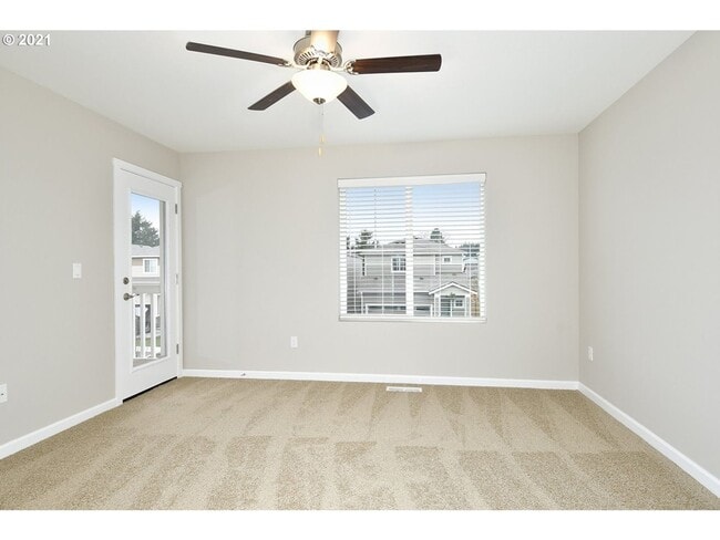 Building Photo - For rent