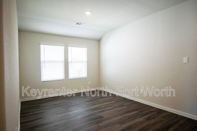 Building Photo - 2106 Dunbar Dr