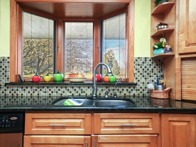 Building Photo - 8705 W 92nd Pl