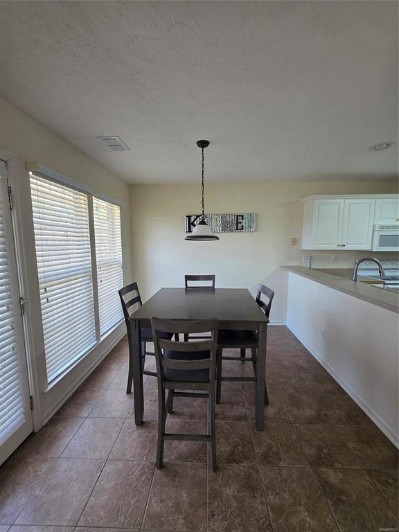 Building Photo - 9400 Bristlecone Dr