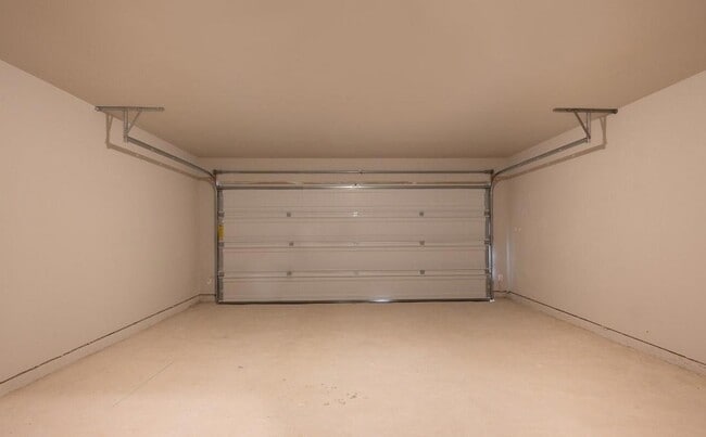 Building Photo - 20107 Park Strip St