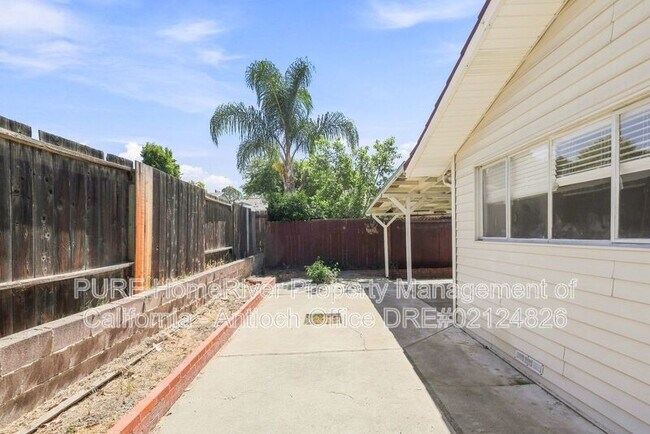 Building Photo - 2809 Bonita Ave