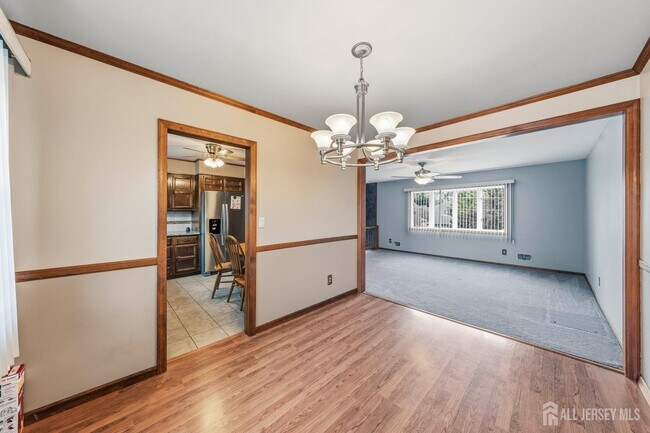 Building Photo - 62 Pinho Ave