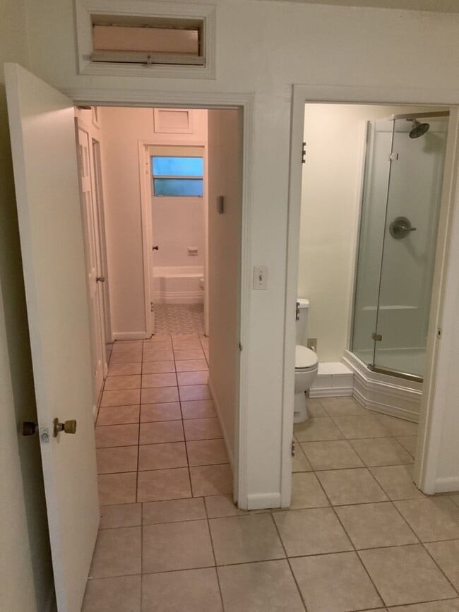 Building Photo - Great Home Close Campus - Sublease