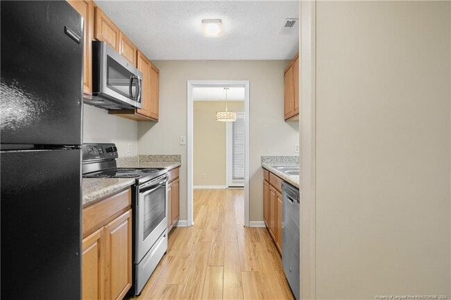 Building Photo - 283 Waterdown Dr