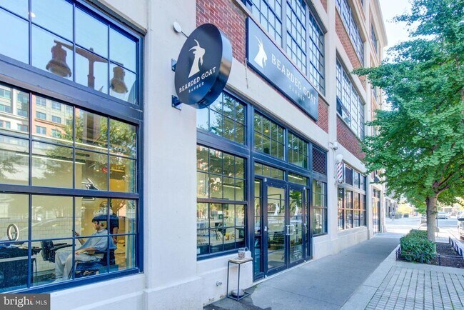 Building Photo - 1300 4th St SE