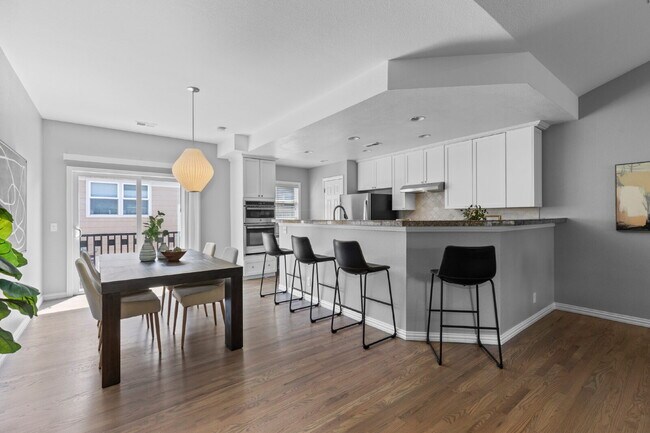 Building Photo - $3,350.00 - 2 Bedroom, 2.5 Bathroom Condo ...
