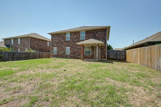 Building Photo - ** $500 Off Move-in Special ** Gorgeous 4 ...