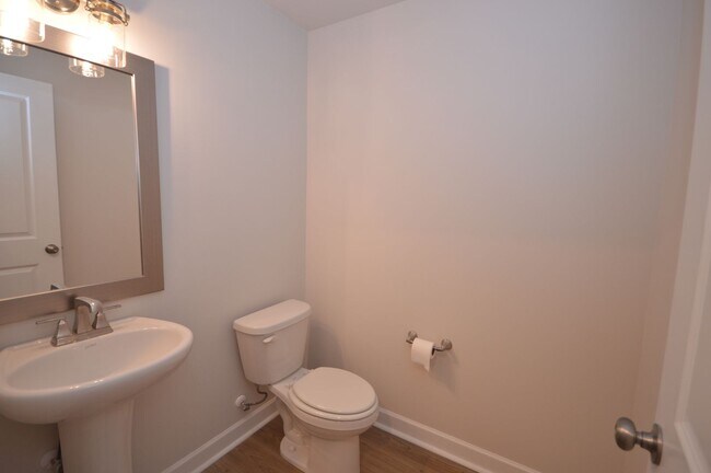 Building Photo - 7805 Sofiana Ave