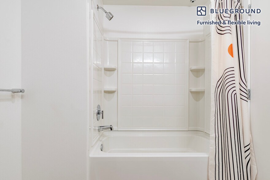 Building Photo - 238 13th St