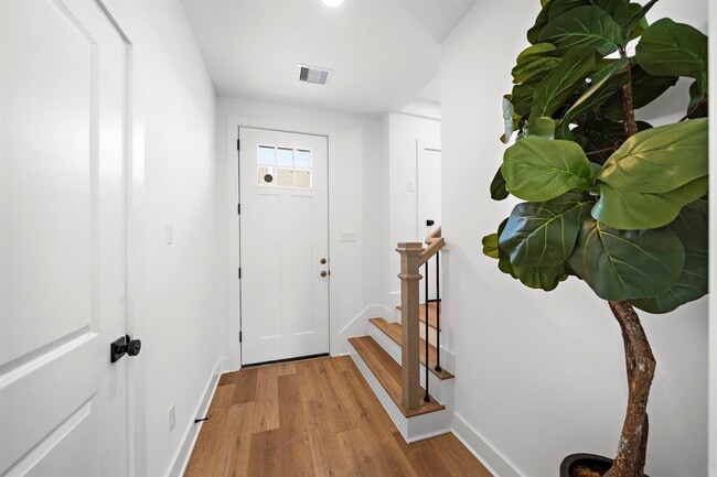 Building Photo - 835D Rachel St