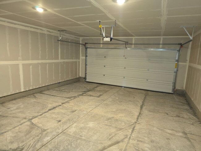 Building Photo - New 3 Bedroom, 2.5 Bath Townhome for Rent ...