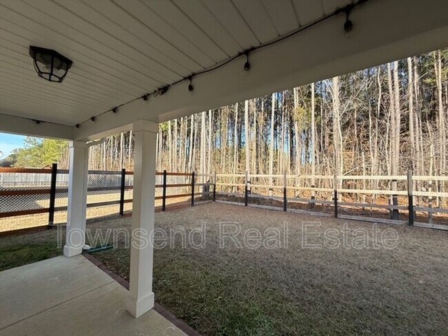 Building Photo - 83 Kotata Ave