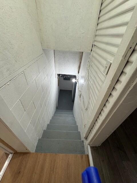 Building Photo - 2368 Velma Ave