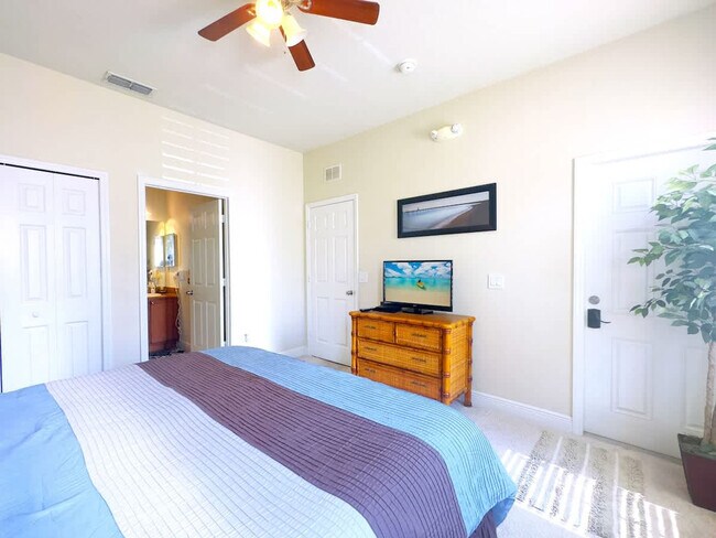 Building Photo - 3306 Calabria Ave