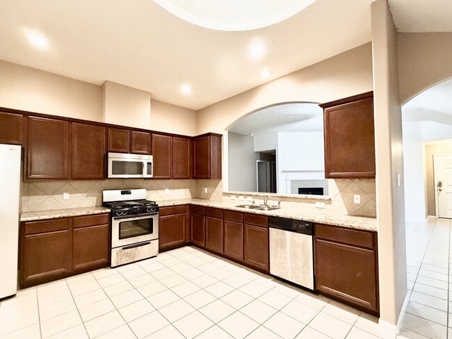 Building Photo - 11823 Green Colling Park Dr