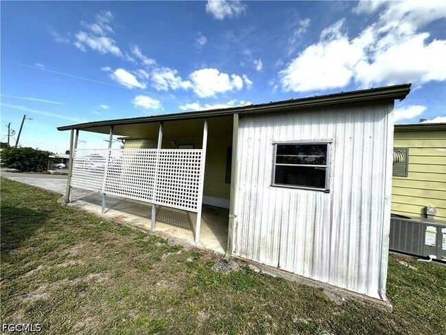 Building Photo - 280 Flame Ln