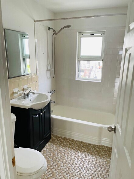 Building Photo - 2126 29th St