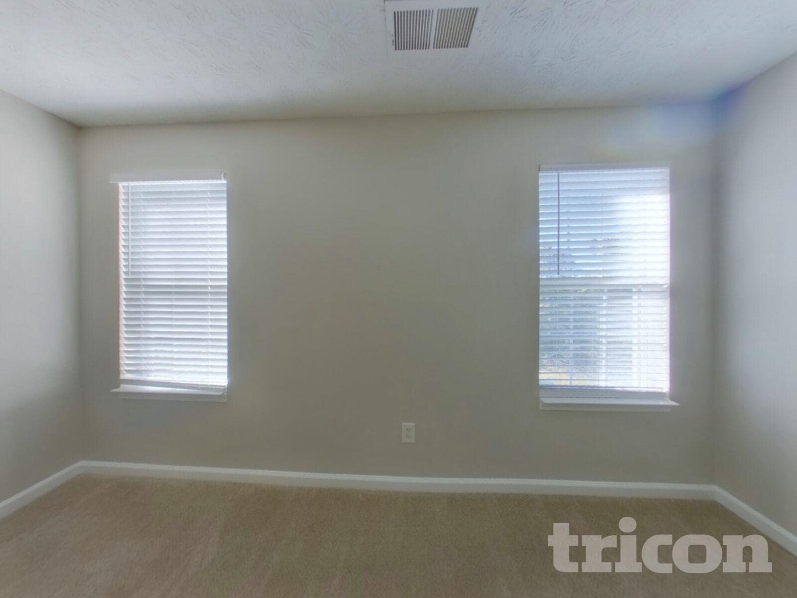 Building Photo - 471 Sawtooth Ln