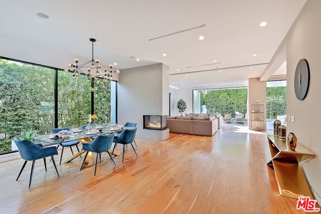 Building Photo - 823 N Gardner St