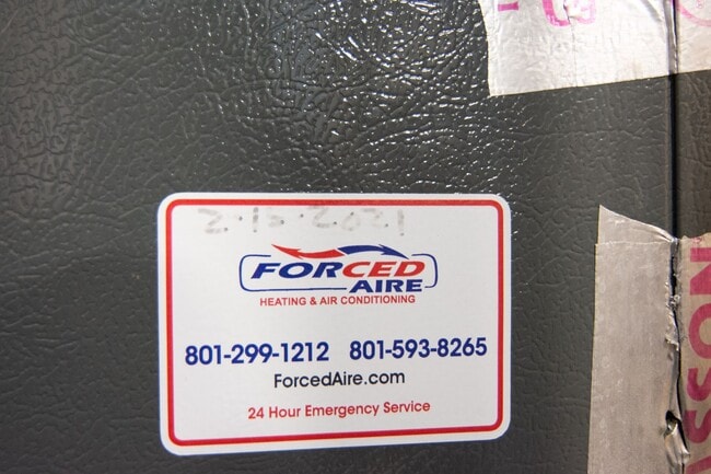 Building Photo - Gorgeous Bountiful Home w/ Solar & 3 Car Garage