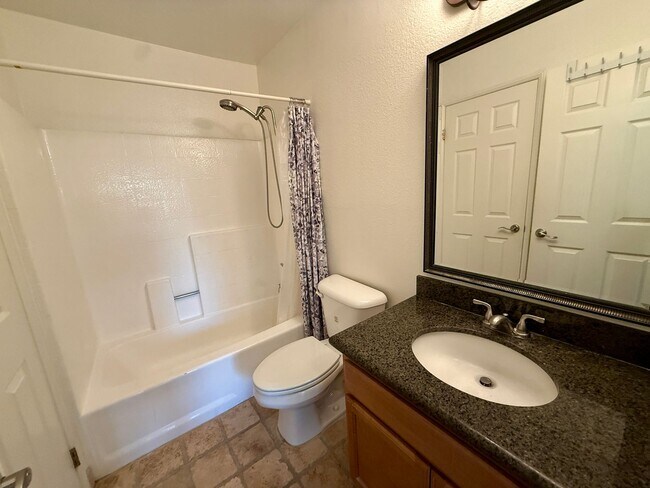 Building Photo - Spacious and Modern 2BR Condo in UTC, San Diego