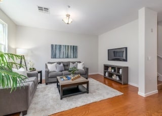 Building Photo - 251 Birch Creek Dr