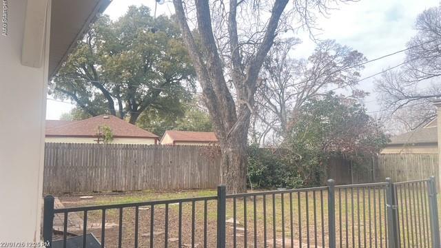 Building Photo - 3200 S Hills Ave