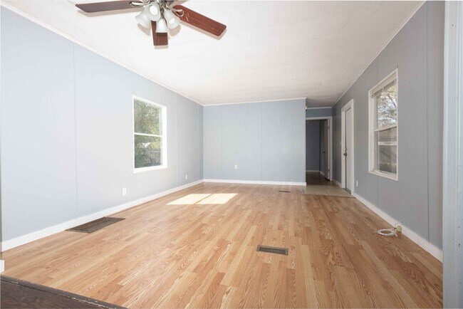Building Photo - 2BR/2BA with Den Mobile Home on +/-5 Acres