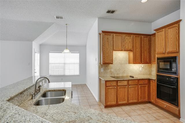 Building Photo - 8611 Ironwood Dr