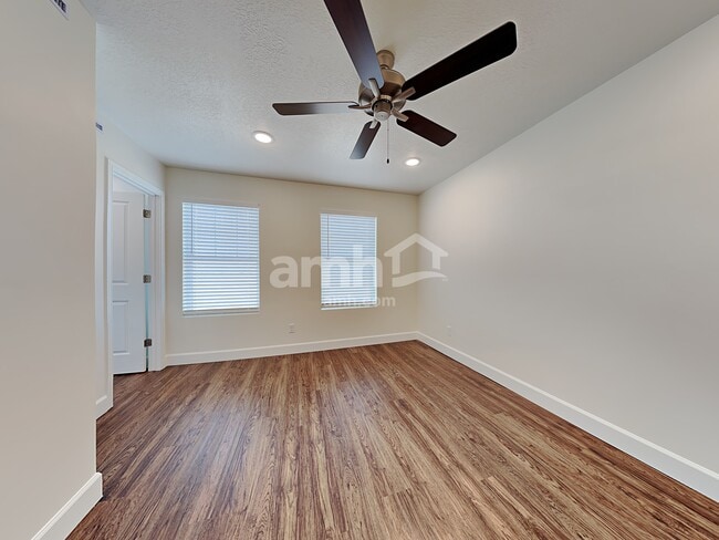 Building Photo - 11076 S Trocadero Ave