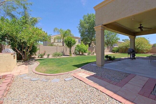 Building Photo - 18560 E Strawberry Dr