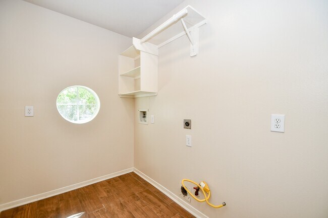 Building Photo - 1310 Lake Edinburg Ct