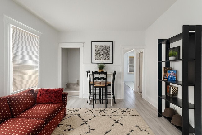 Building Photo - 607 E Euclid St