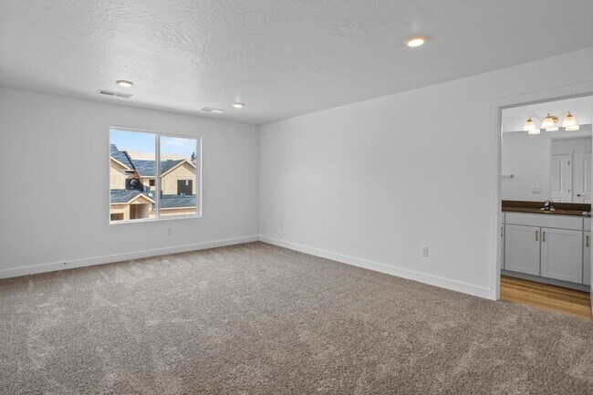 Building Photo - 1786 Wolverine Wy