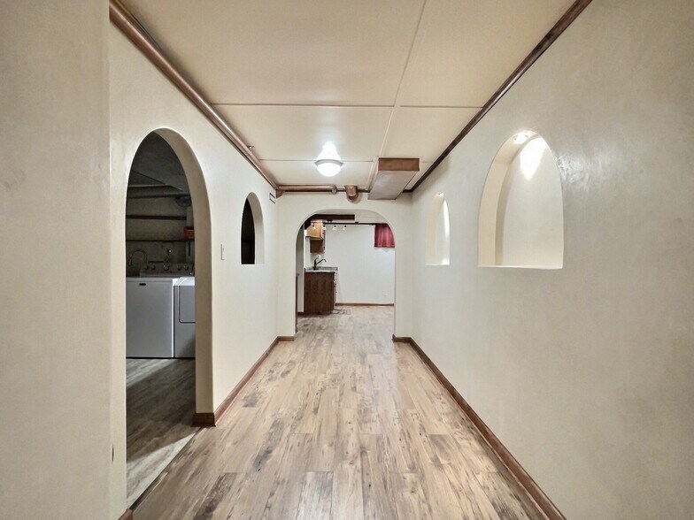 Building Photo - 2306 Locust St