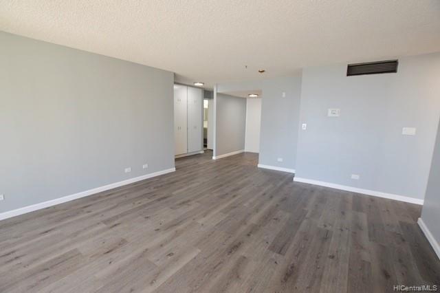 Building Photo - 1561 Kanunu St