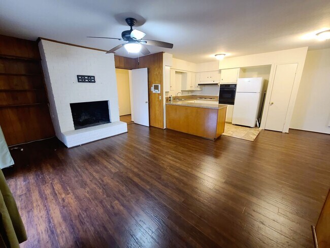 Building Photo - 2 Bed, 2 Bath Duplex near White Rock Lake!
