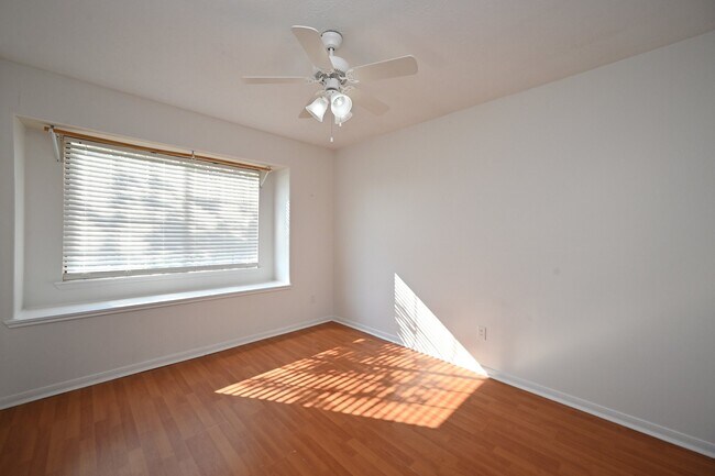 Building Photo - 7006 Biton Dr